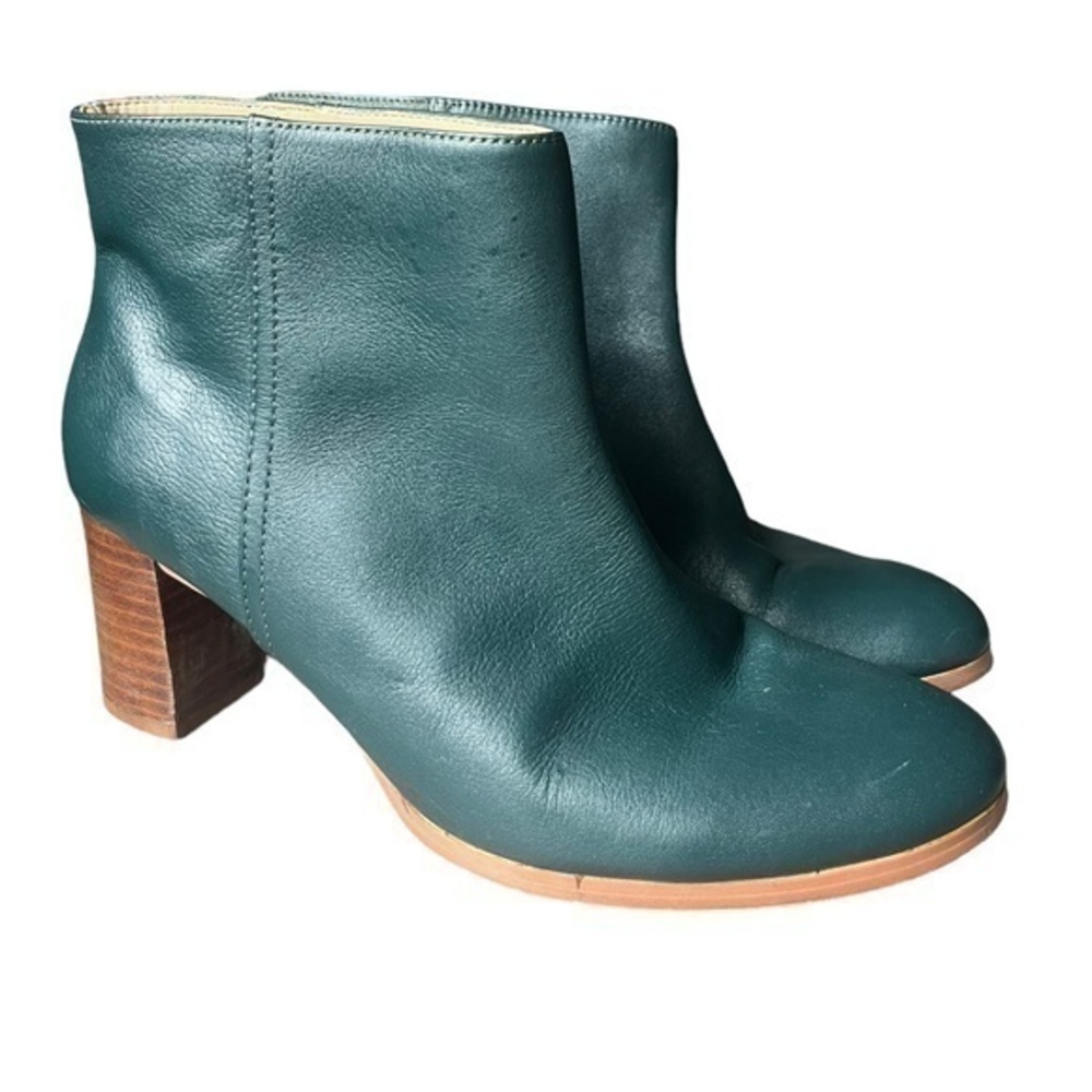 JOE FRESH green Leather Heeled Booties Size 8.
